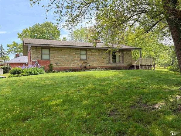 9415 Tobine St, Romulus, MI 48174