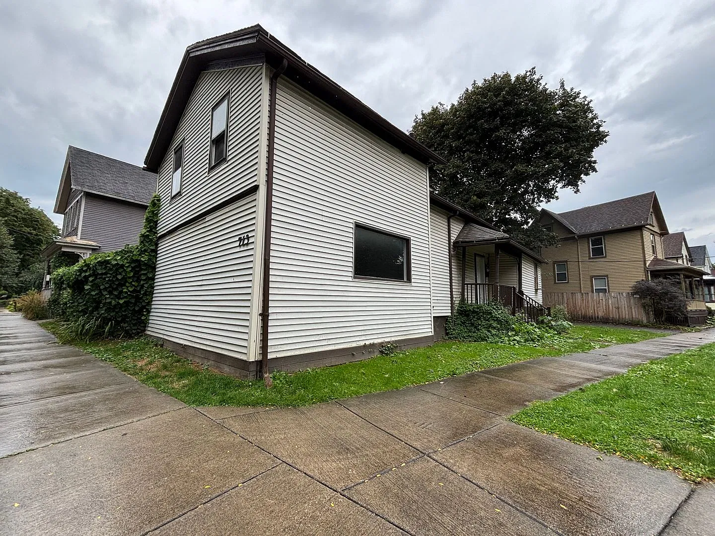 3 Bedroom 1 Bath - Single Family Home! — Photo 2