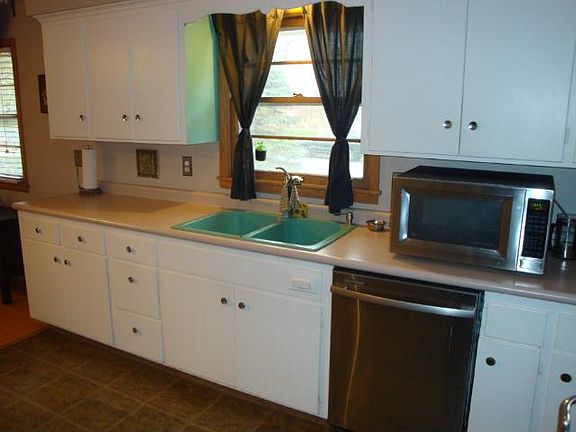 3rd image of 7606 Great Plains Blvd