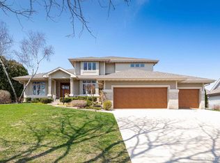 806 Stagecoach Trl, Madison, WI 53717