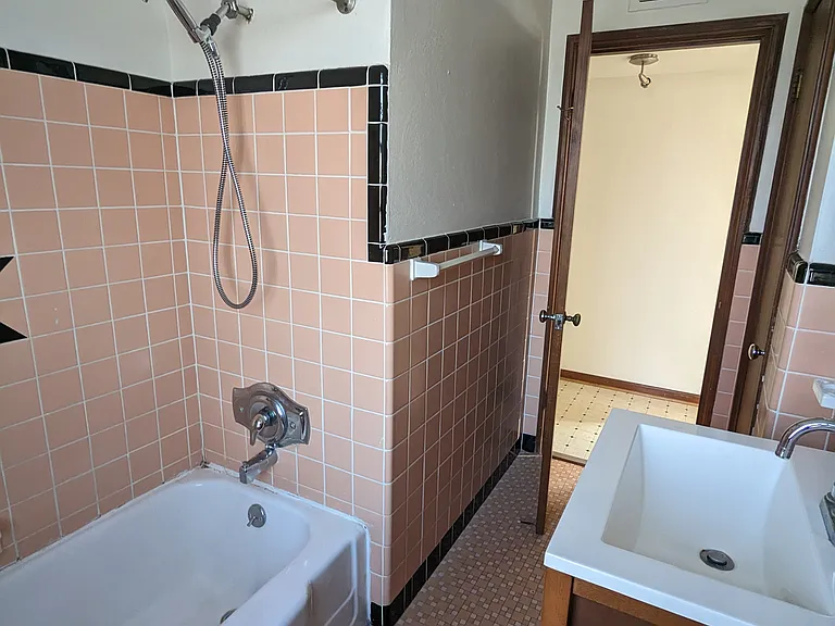 5301 Jamieson Ave #C — Photo 7