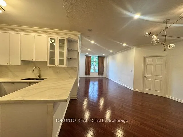 35 Kingsbridge Garden Cir #110 — Photo 21