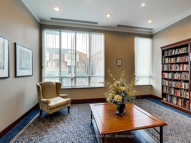 1359 Rathburn Rd E #1014 — Photo 12