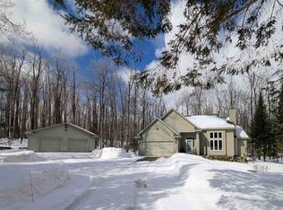 6019 Forest Ridge Ln, Harbor Springs, MI 49740
