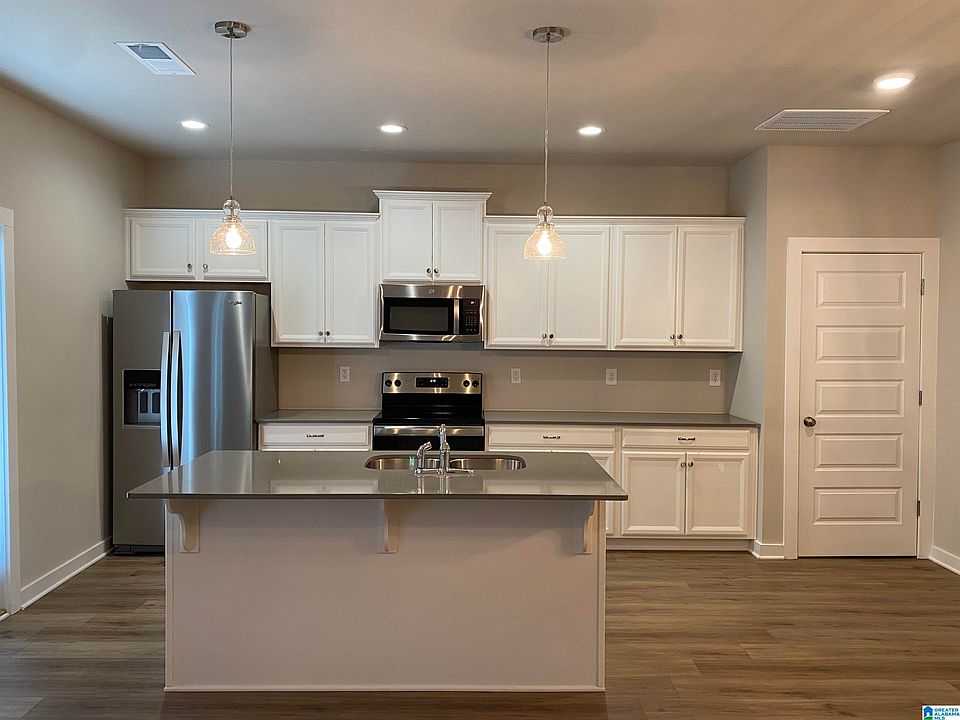 2nd image of 312 Buckhorn Cir