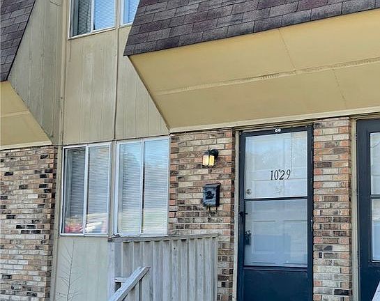 5th image of 1029 Harold Dr