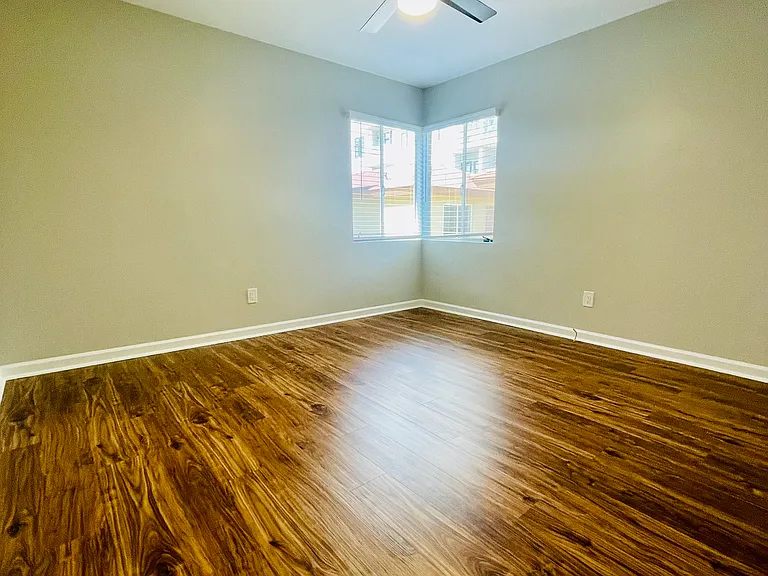 4518 Illinois St — Photo 12