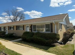 813 Valley Stream Dr APT D, Wheeling, IL