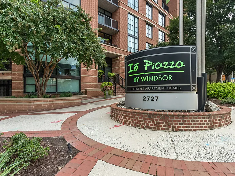 Claim your new address in Arlington, VA