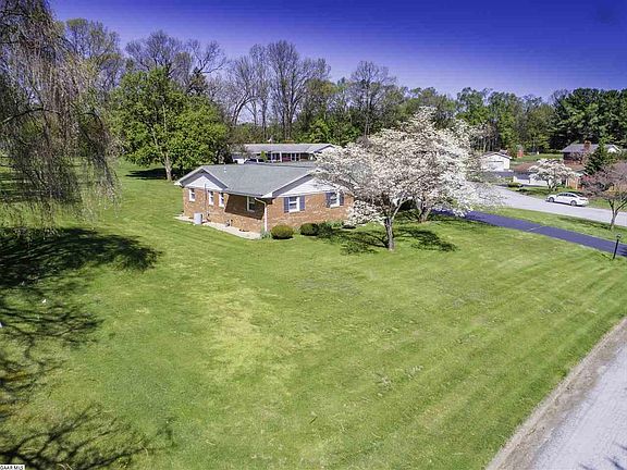 4th image of 288 Cambridge Dr