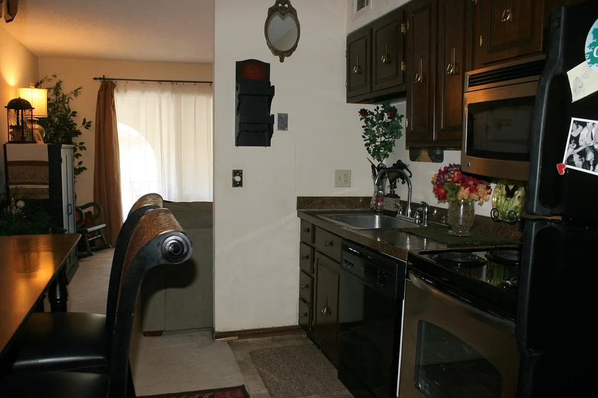 200 Arbor Drive — Photo 4