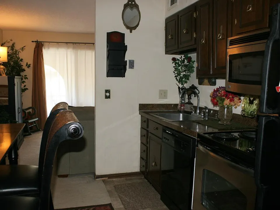 Kitchen-Dining Area