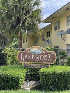15699 SW 73rd Circle Ter APT 19, Miami, FL, 33193