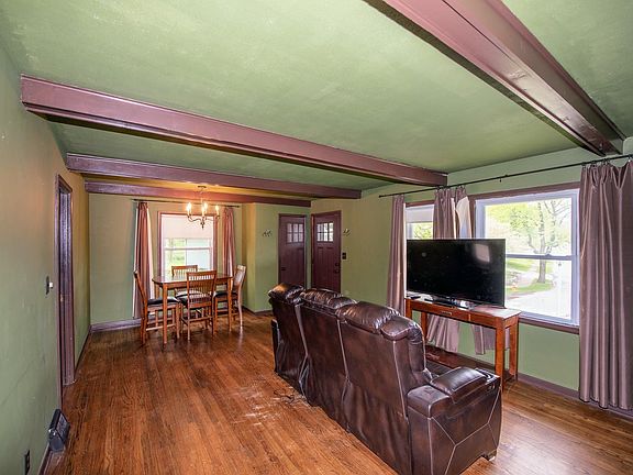 2nd image of 1108 Hedgewood Dr
