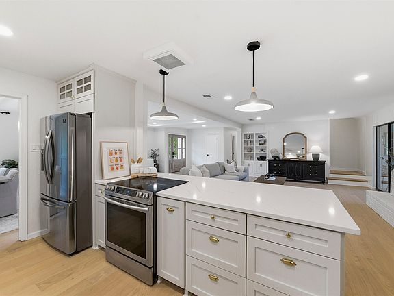 4th image of 7054 Tamarack Rd