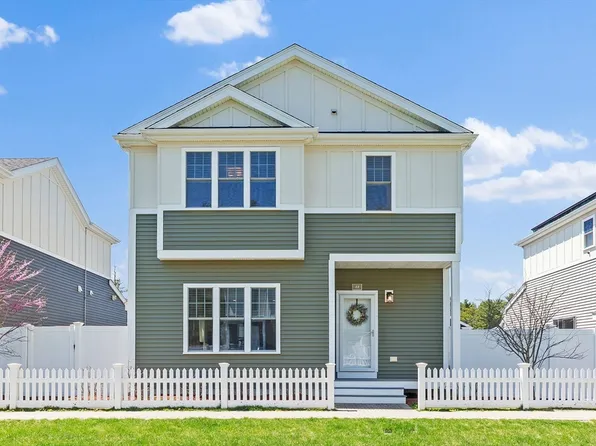 13 Cleary Cir #13, Norfolk, MA 02056