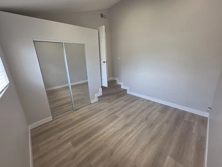10303 Arminta St — Photo 14