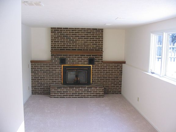 5th image of 10079 Rosemary Ln