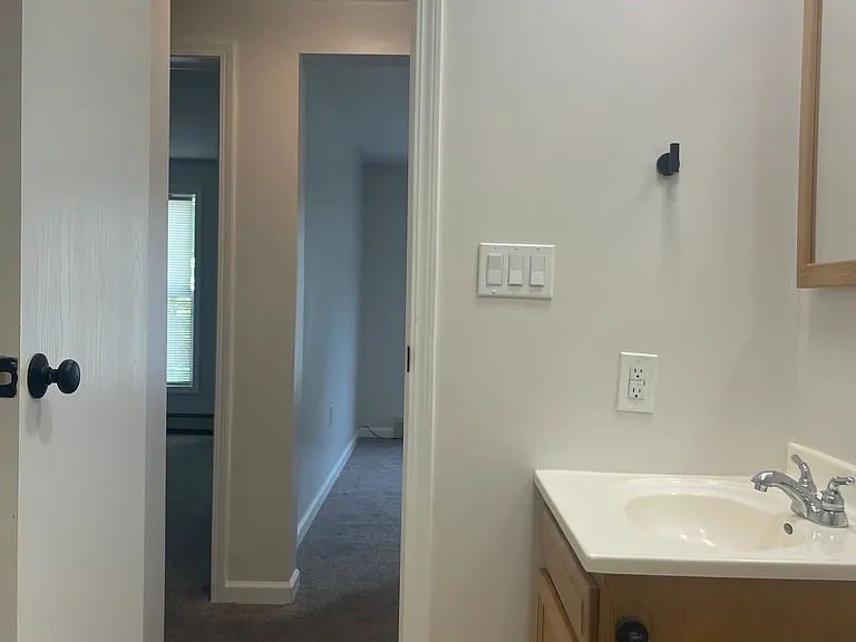 97 Downey Dr — Photo 11