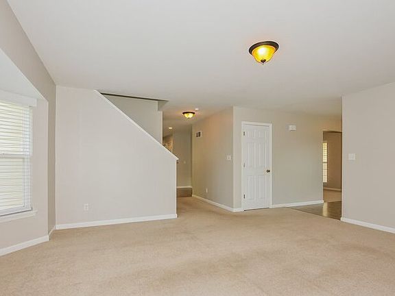 3rd image of 8047 Pinetop Dr