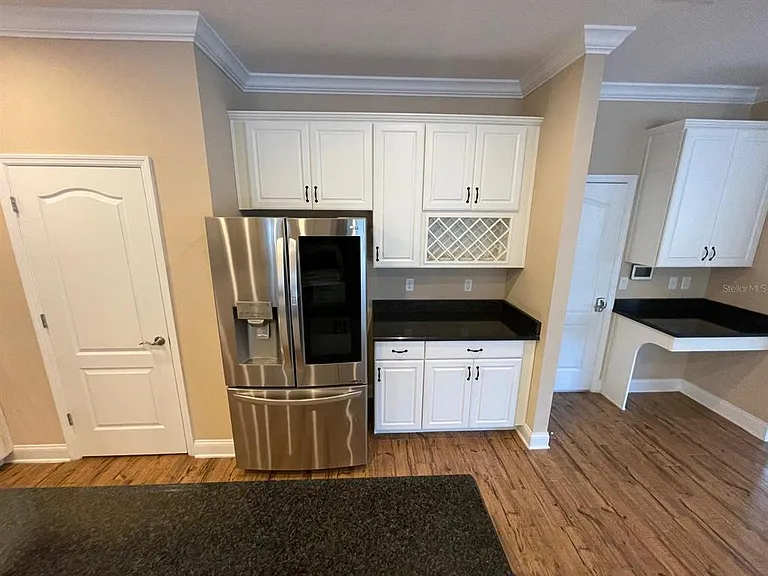 2745 Peony Dr — Photo 10