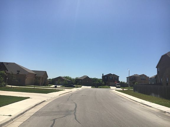 5th image of 140 Cushman Dr