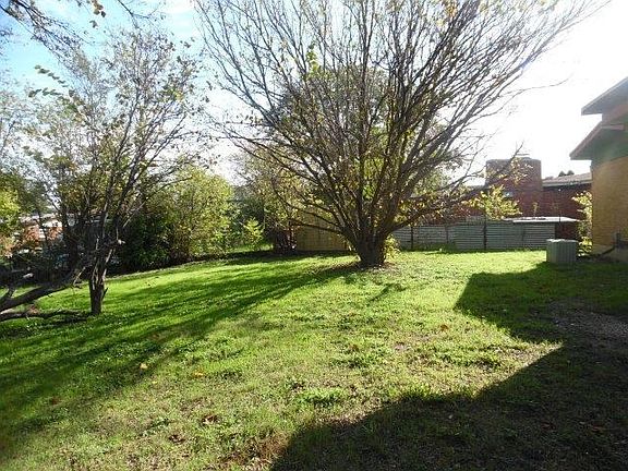 2nd image of 1205 Savage Dr