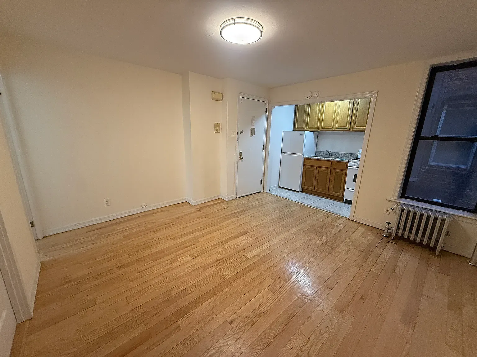 41-15 52nd Street — Photo 2