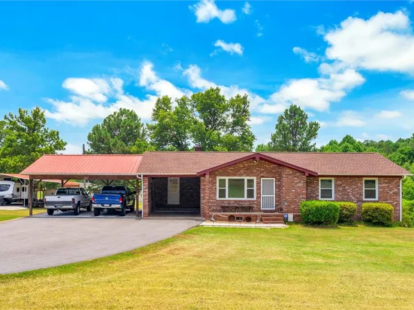 281 Amberwood Rd, Pickens, SC 29671