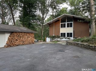 235 Thunder Hill Dr, Stamford, CT 06902