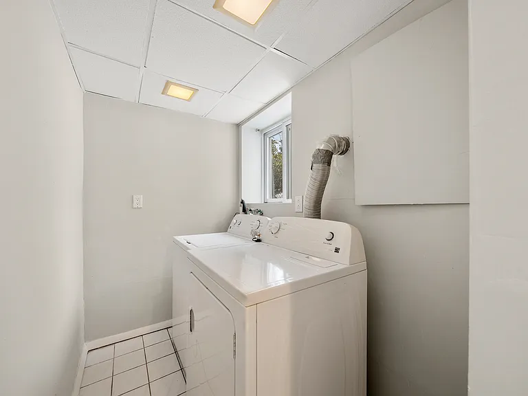 44 Knickerbocker Rd — Photo 25