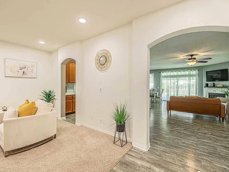 37058 Alton Dr — Photo 4