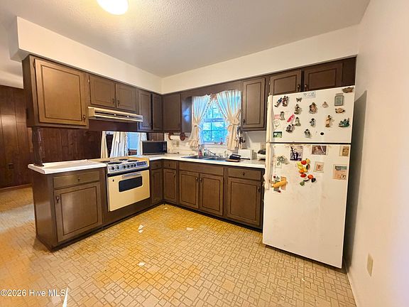 3rd image of 109 Brier Road