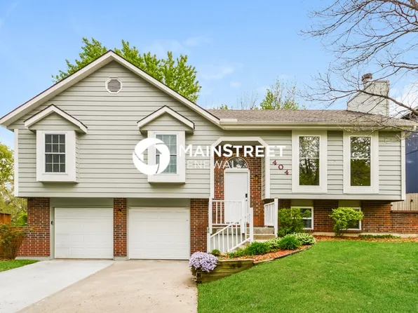 404 NE Station Dr, Lees Summit, MO 64086