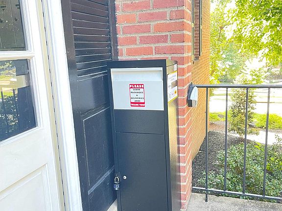 3rd image of 903 S Frederick St APT 1