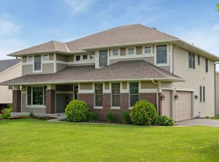 9000 Warren Ct, Victoria, MN 55386
