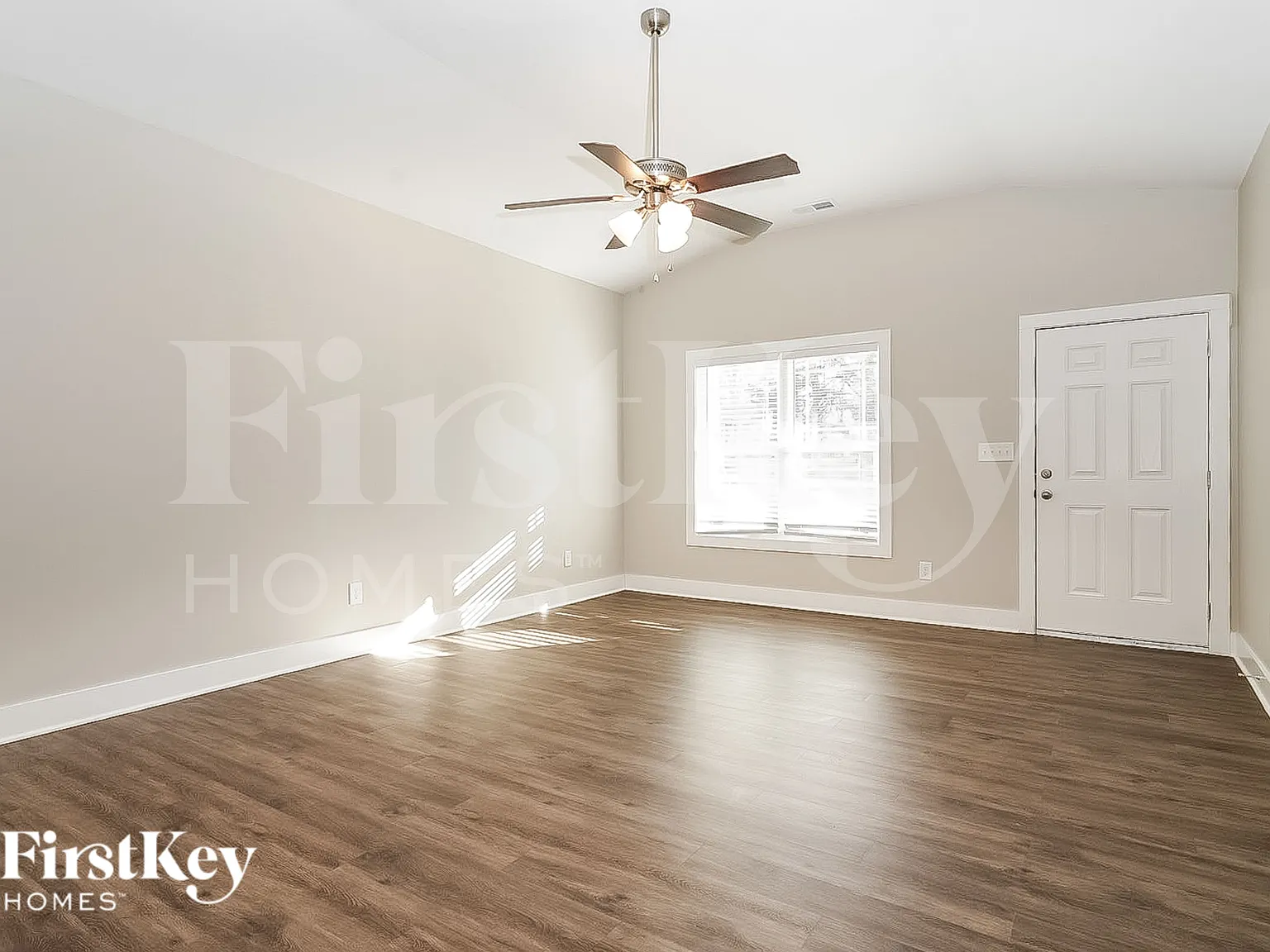 3 bed, 2.0 bath, 1572 sqft, $1,755 — Photo 4