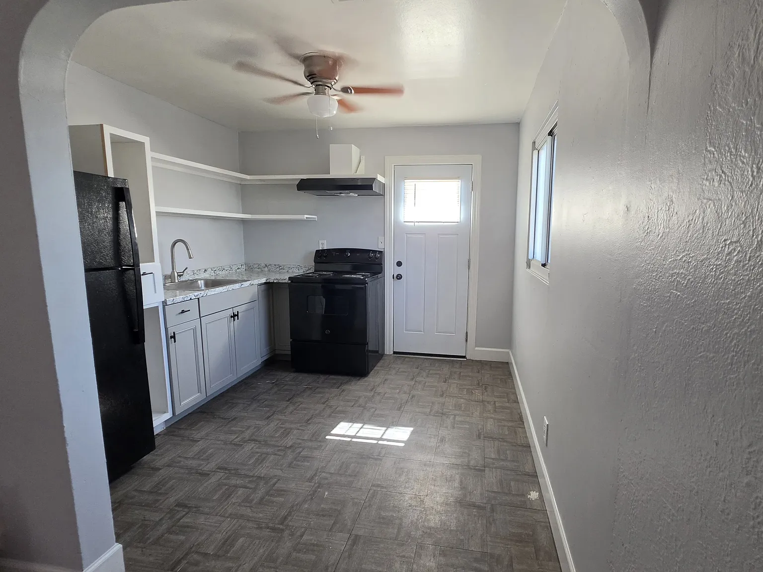 2 bed, 950 sqft, $1,400 — Photo 1