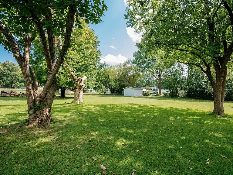 4008 Live Oak Rd — Photo 15