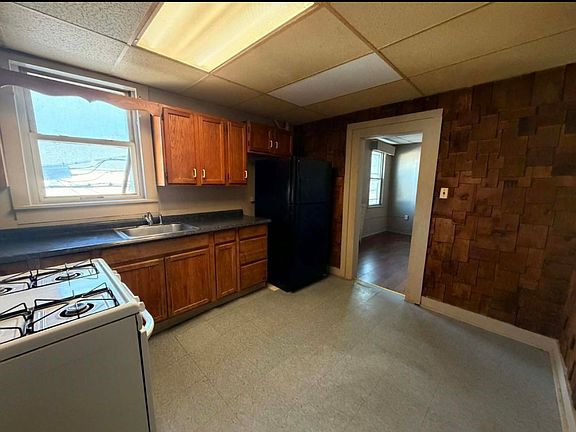 2nd image of 99 N Main St APT 2A
