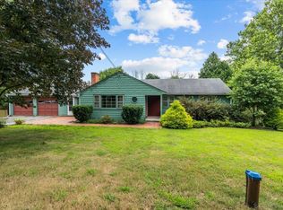 202 Duncaster Rd, Bloomfield, CT 06002