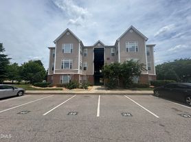 2501 Huntscroft Ln