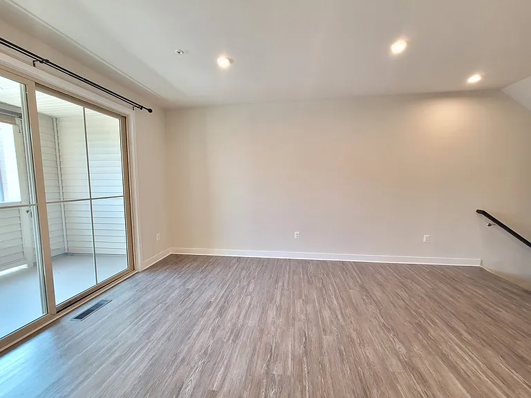 8667 Shady Pines Dr — Photo 13