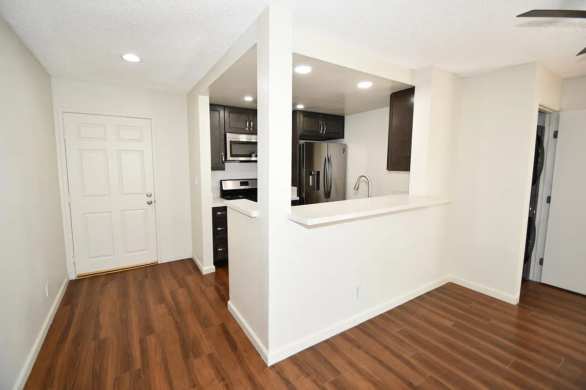 ENTRY-LEVEL - 11852 Washington Pl #C
