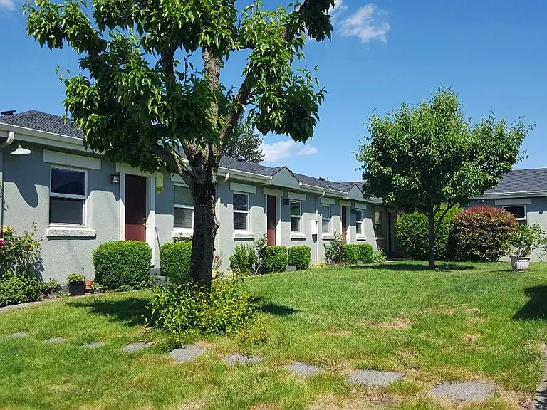144-Rural Court — Photo 9