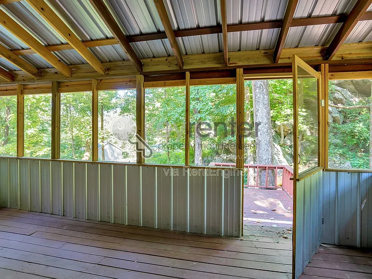 1461 Palisades Rd — Photo 13