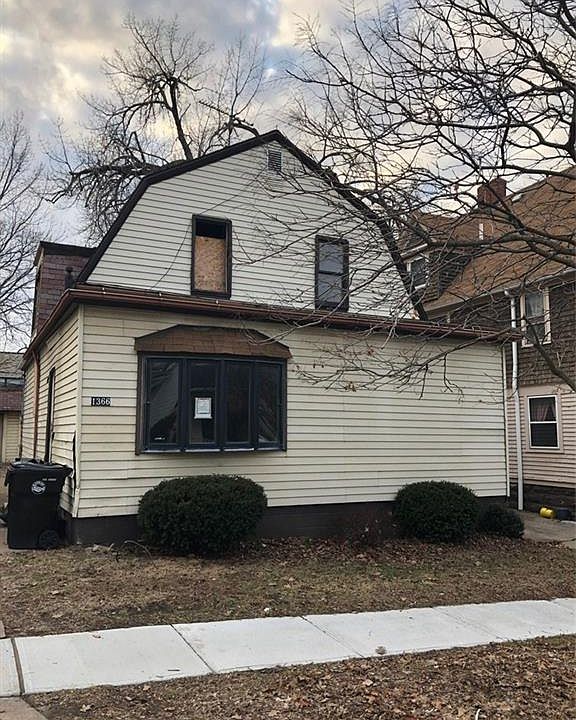1st image of 1366 W 89th St