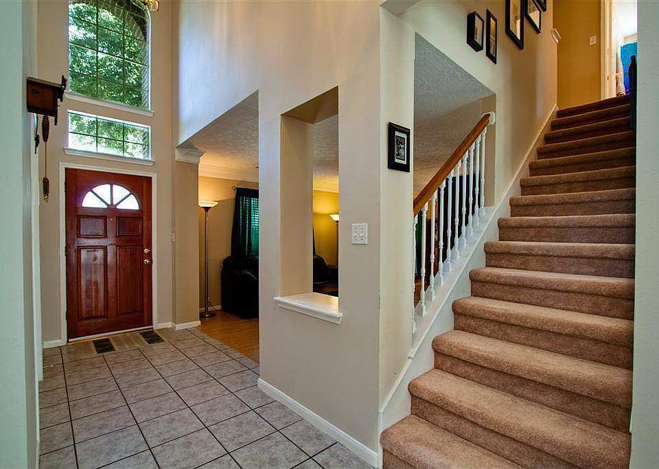 2nd image of 1303 Danielle Ln