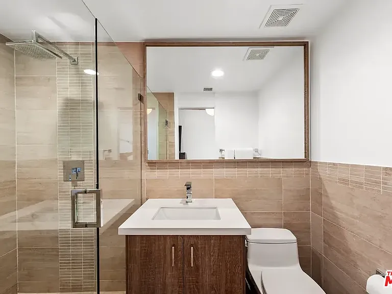24608 Malibu Rd — Photo 16