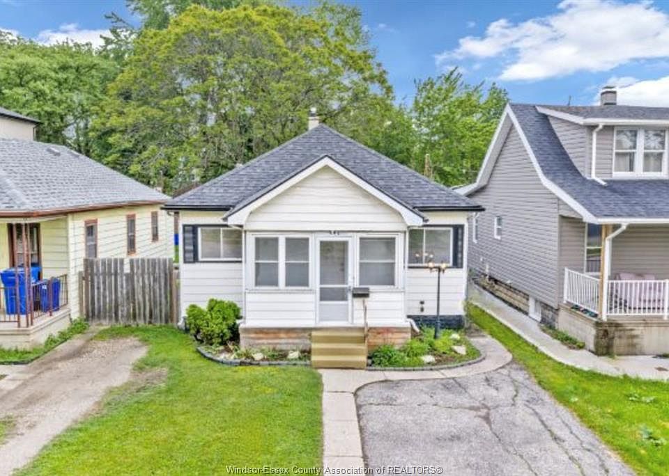 1st image of 990 Campbell Ave
